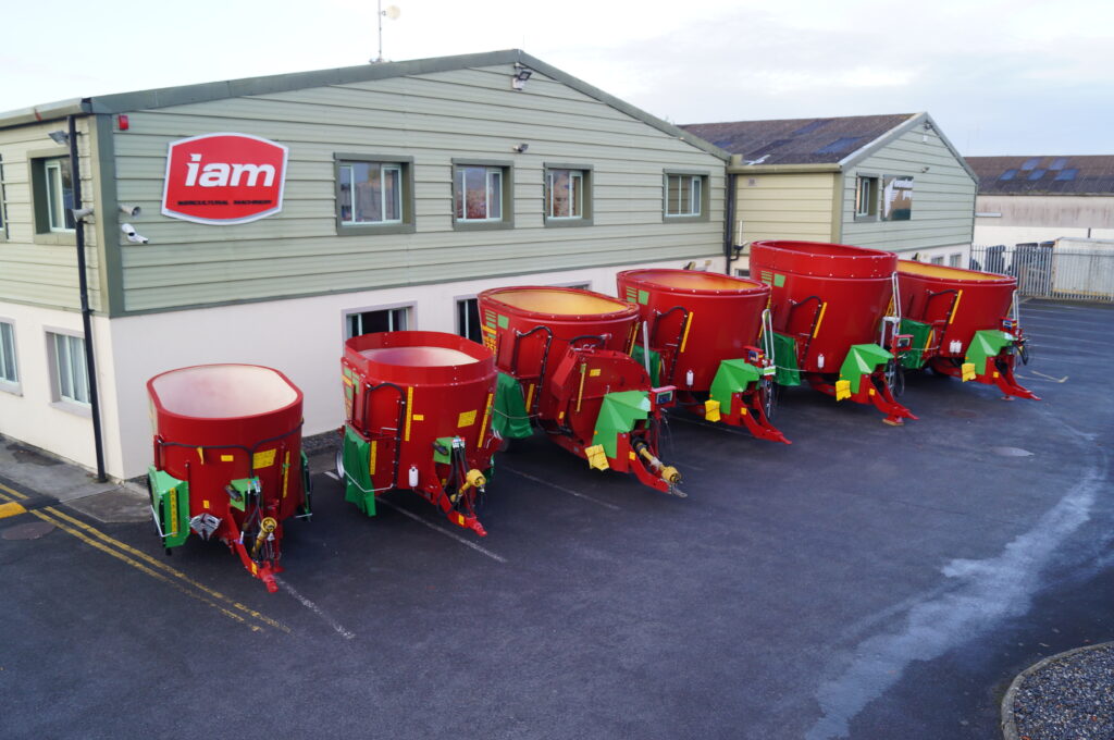 Verti Mix feeders at IAM